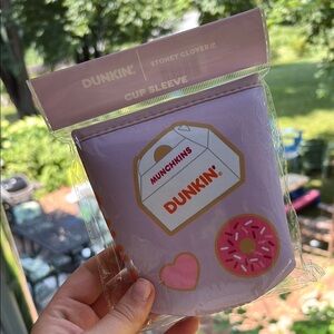 Dunkinx Stoney Clover Cup Sleeve with Donut Design